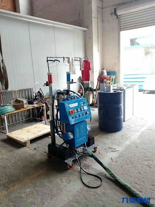 Q5600/380V发泡聚氨酯喷涂机(图2) Q5600/380V发泡聚氨酯喷涂机施工案例